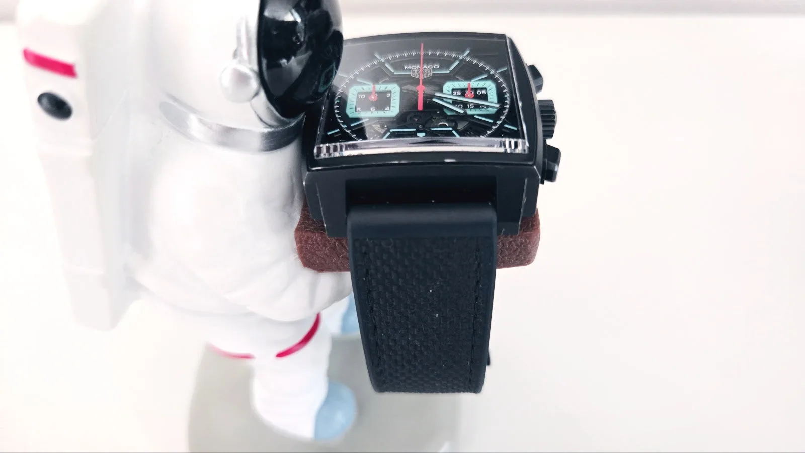 태그호이어 모나코 스켈레톤 티타늄 터콰이즈 39mm CBL2184 FT6236 2024 사진 8
