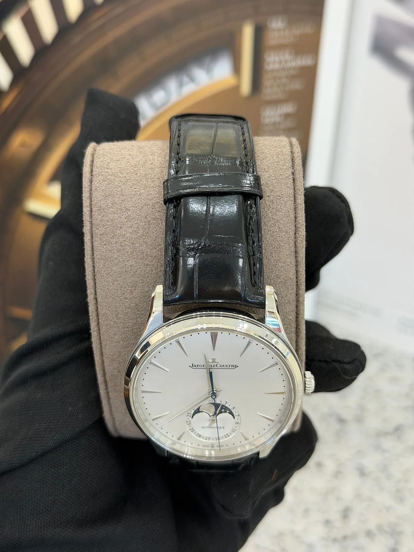 예거르쿨트르 마스터 울트라씬 스틸 오토매틱 가죽밴드 39mm Q1368430 2024 사진 5