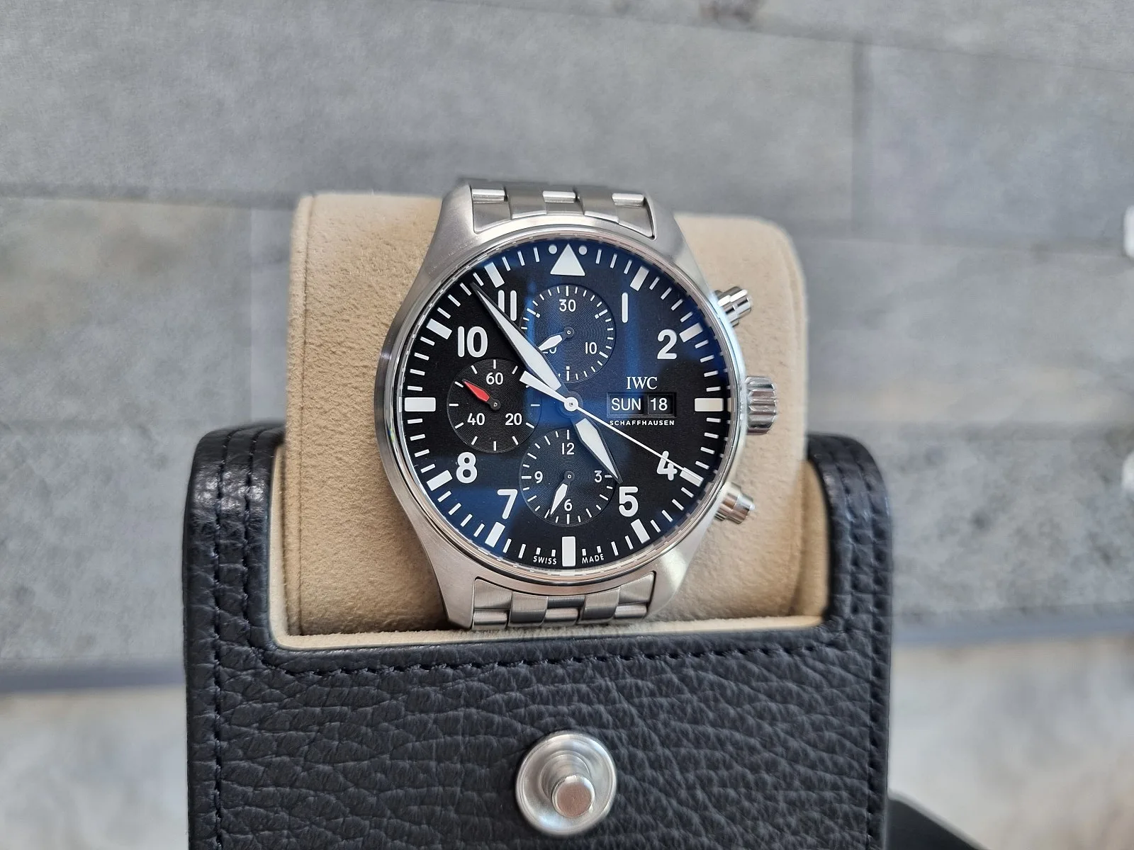 IWC 파일럿 크로노그래프 검판 43mm 2021 사진 2