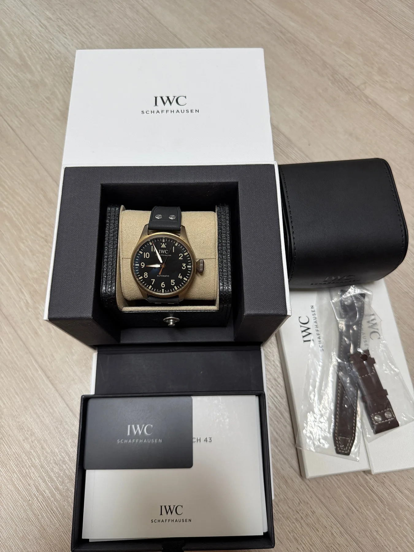 IWC 빅파일럿43 브론즈 미스터포터 2023 사진 7