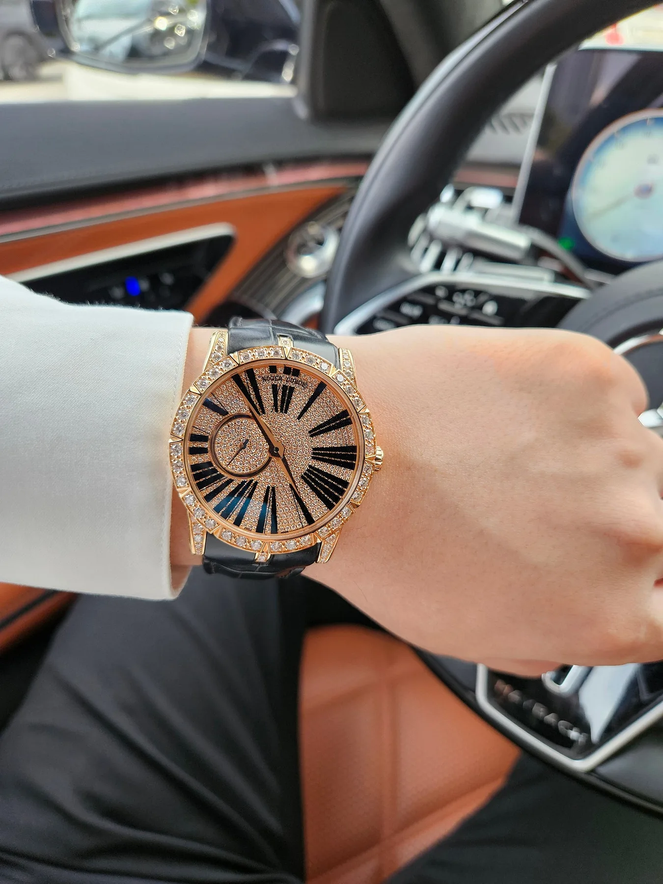 로저드뷔 엑스칼리버 DBEX0405 한정판 풀파베 42mm 금통 브레이슬릿 2023 사진 3