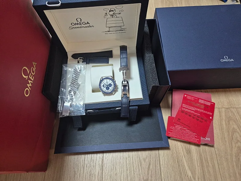 오메가 문워치 스누피 50주년 2021 사진 1