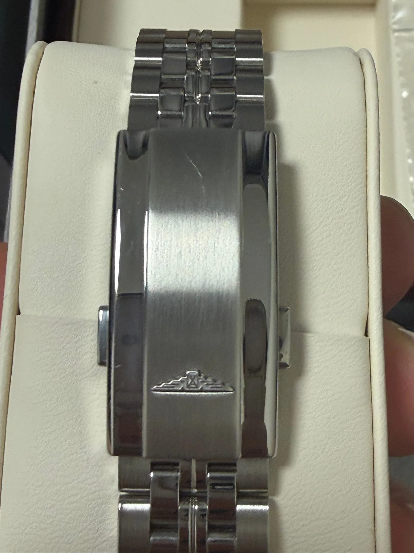 론진 울트라크론 37mm 2025 사진 5