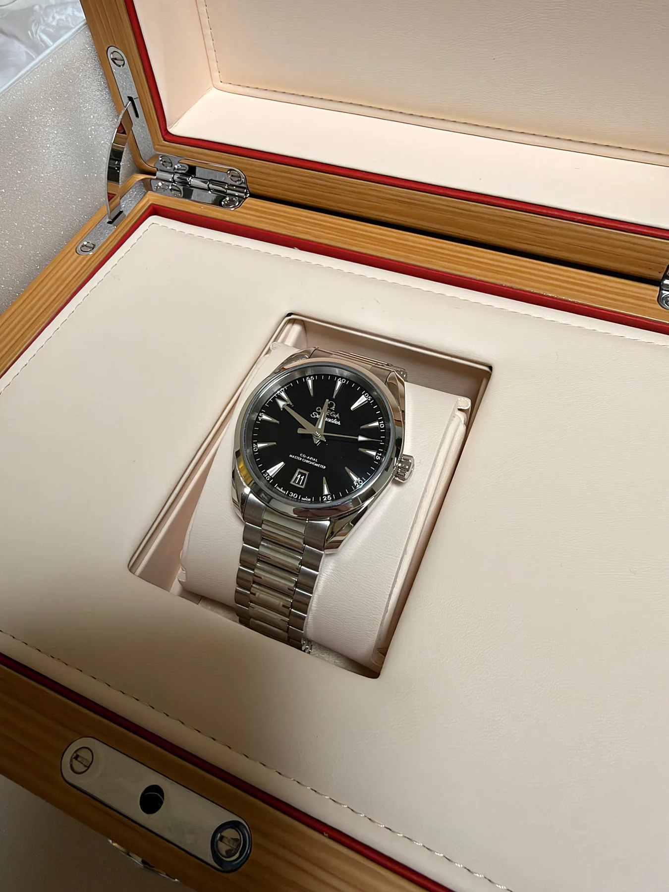 오메가 아쿠아테라 블랙래커 38mm 2024 사진 2