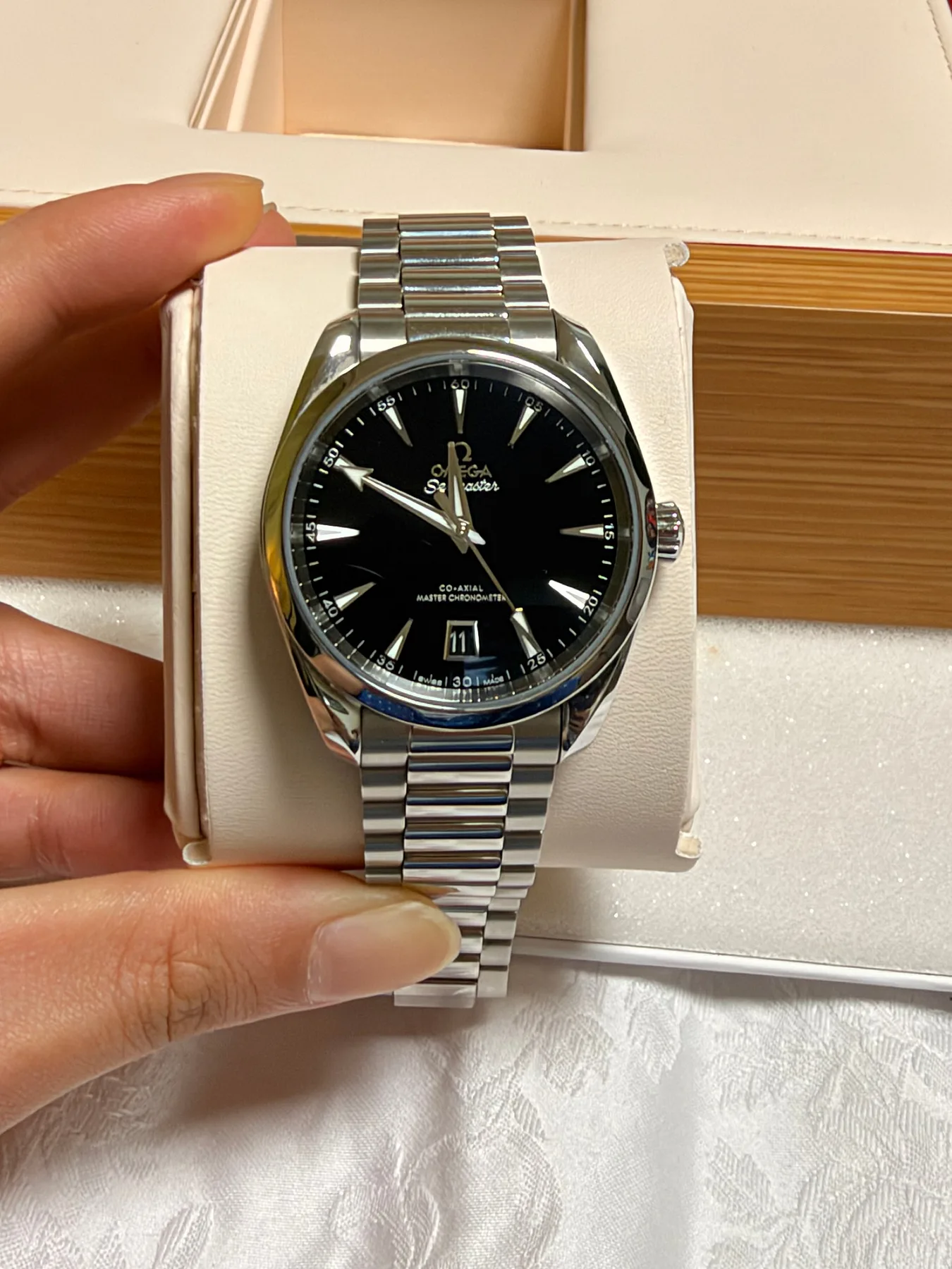 오메가 아쿠아테라 블랙래커 38mm 2024 사진 4