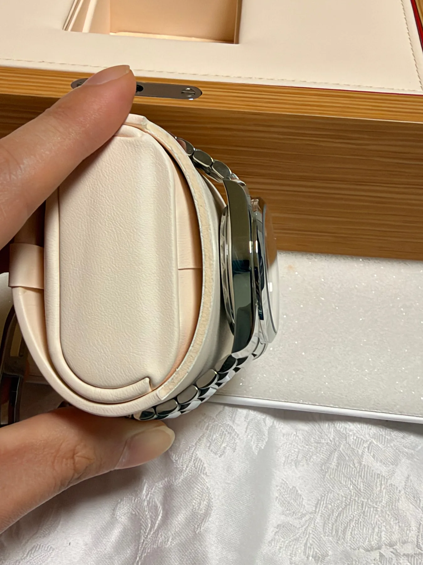 오메가 아쿠아테라 블랙래커 38mm 2024 사진 5