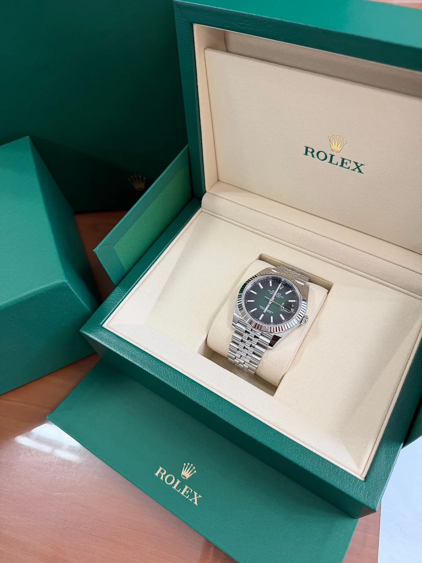 롤렉스 데이트 저스트 126334 그린옴브레 41mm 미사용 2026 사진 1