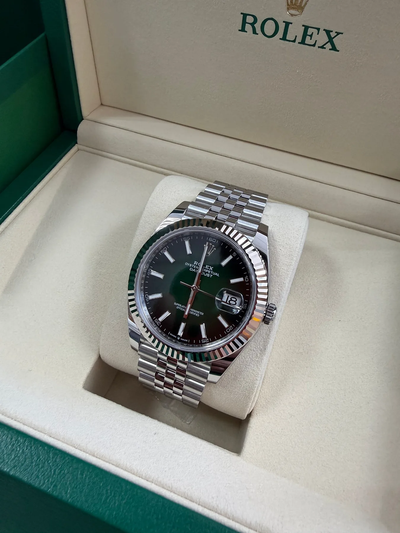 롤렉스 데이트 저스트 126334 그린옴브레 41mm 미사용 2026 사진 6