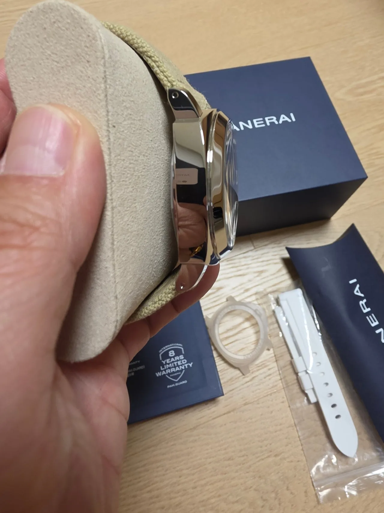 파네라이 루미노르 PAM01710 42mm 2026 사진 4