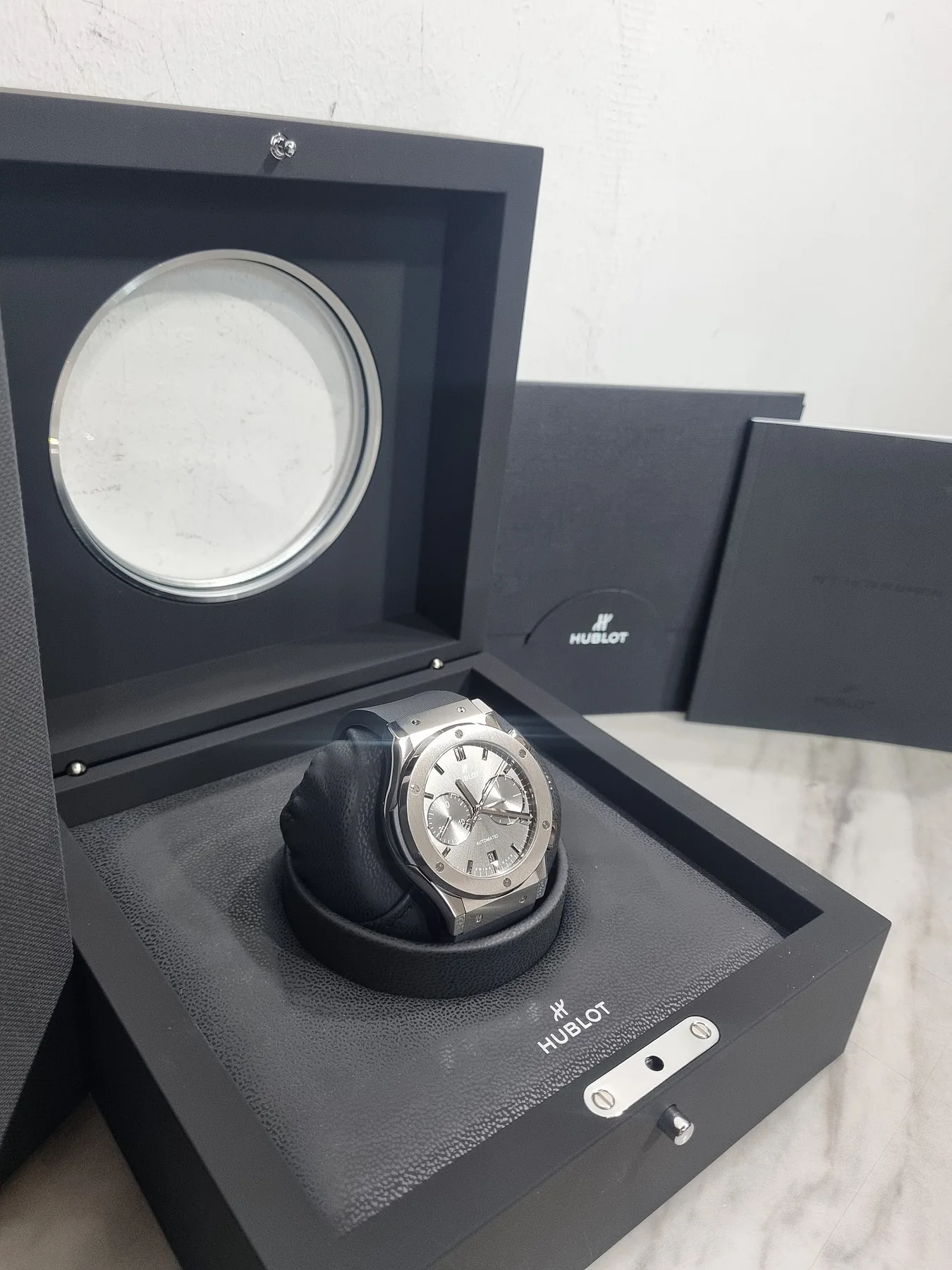 위블로 클래식 퓨전 레이싱 그레이 크로노그래프 티타늄 45mm 2025 사진 2