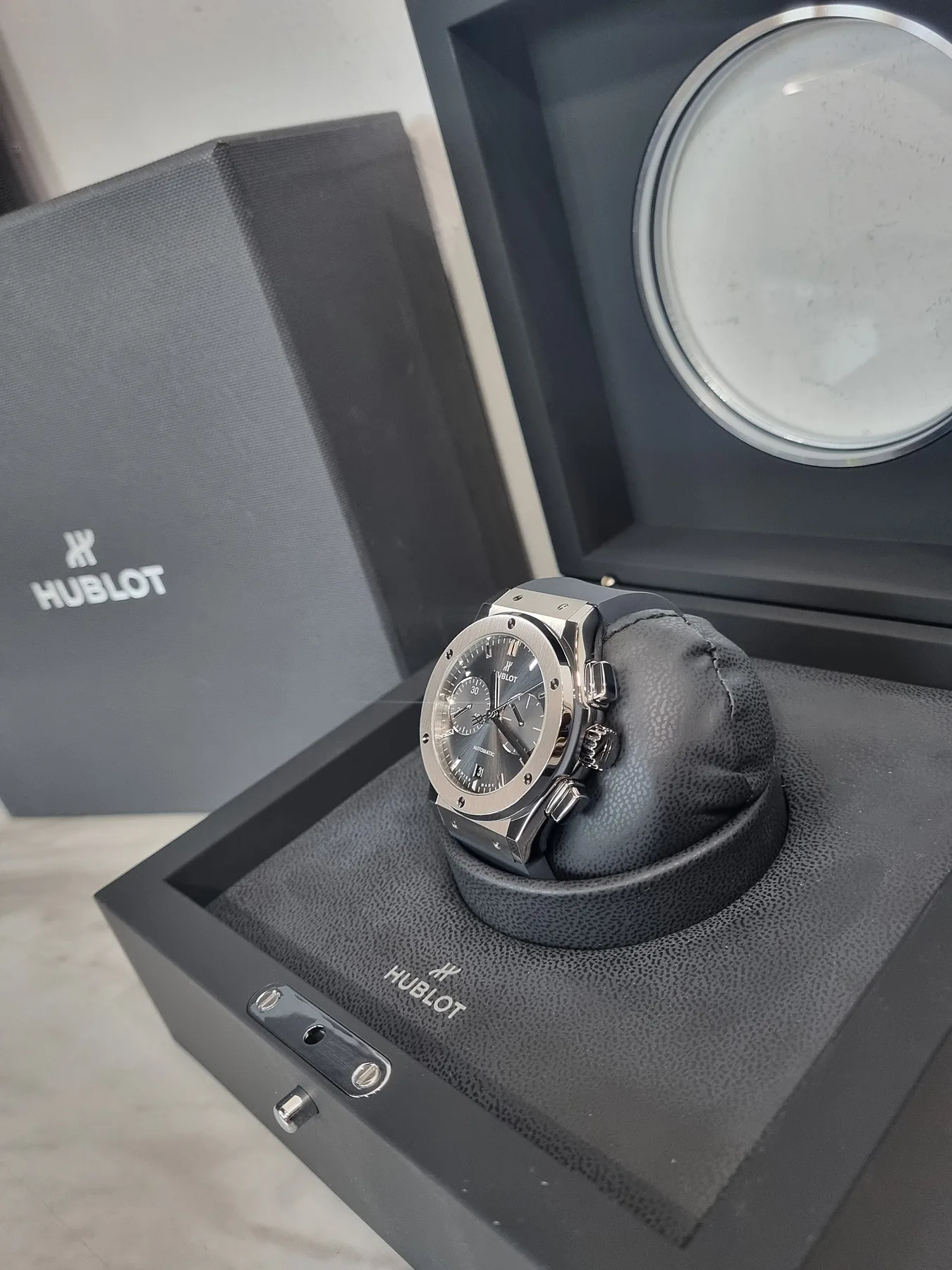 위블로 클래식 퓨전 레이싱 그레이 크로노그래프 티타늄 45mm 2025 사진 3