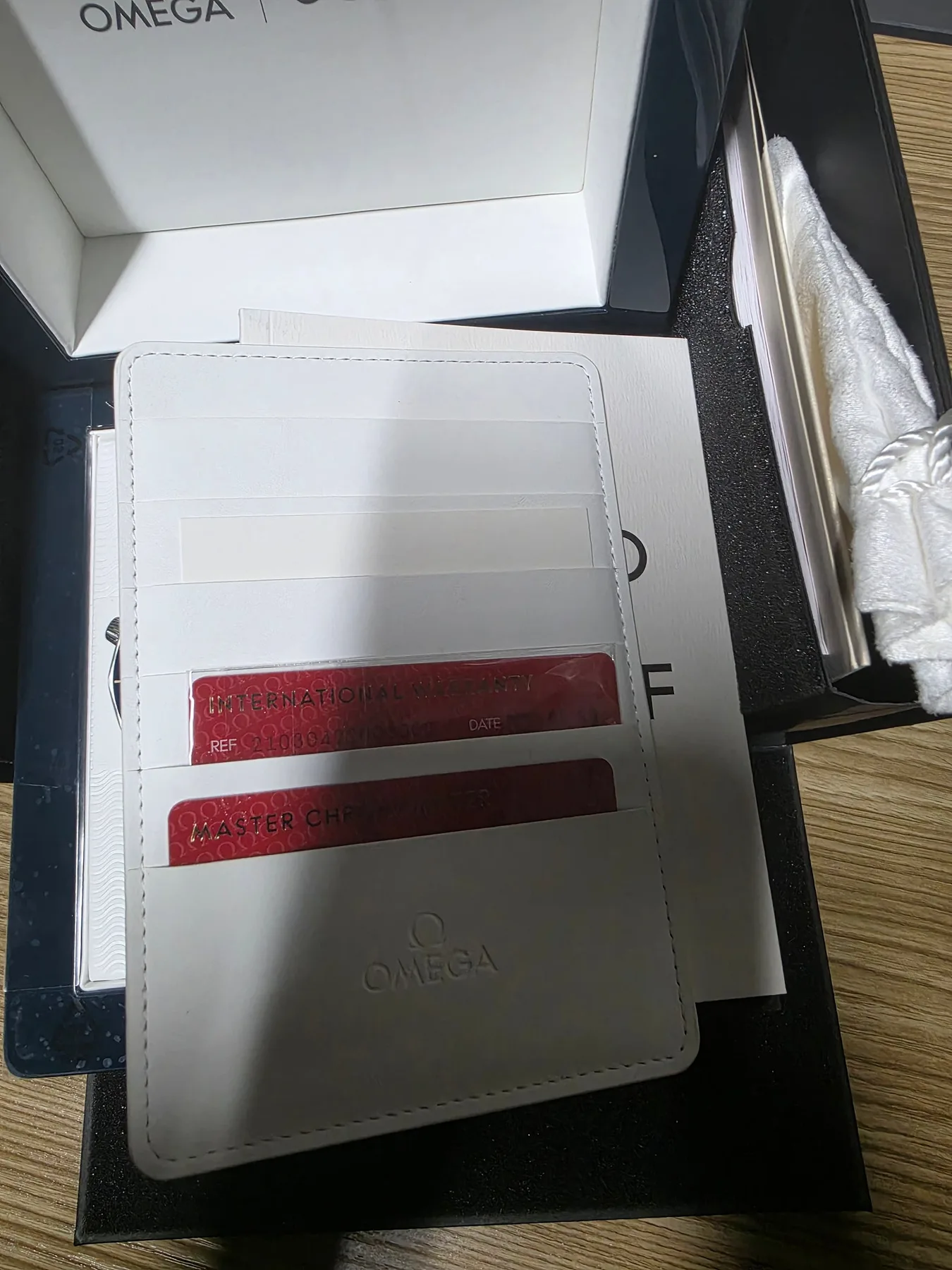 오메가 씨마스터 300 60주년 에디션 한정판 2026 사진 4