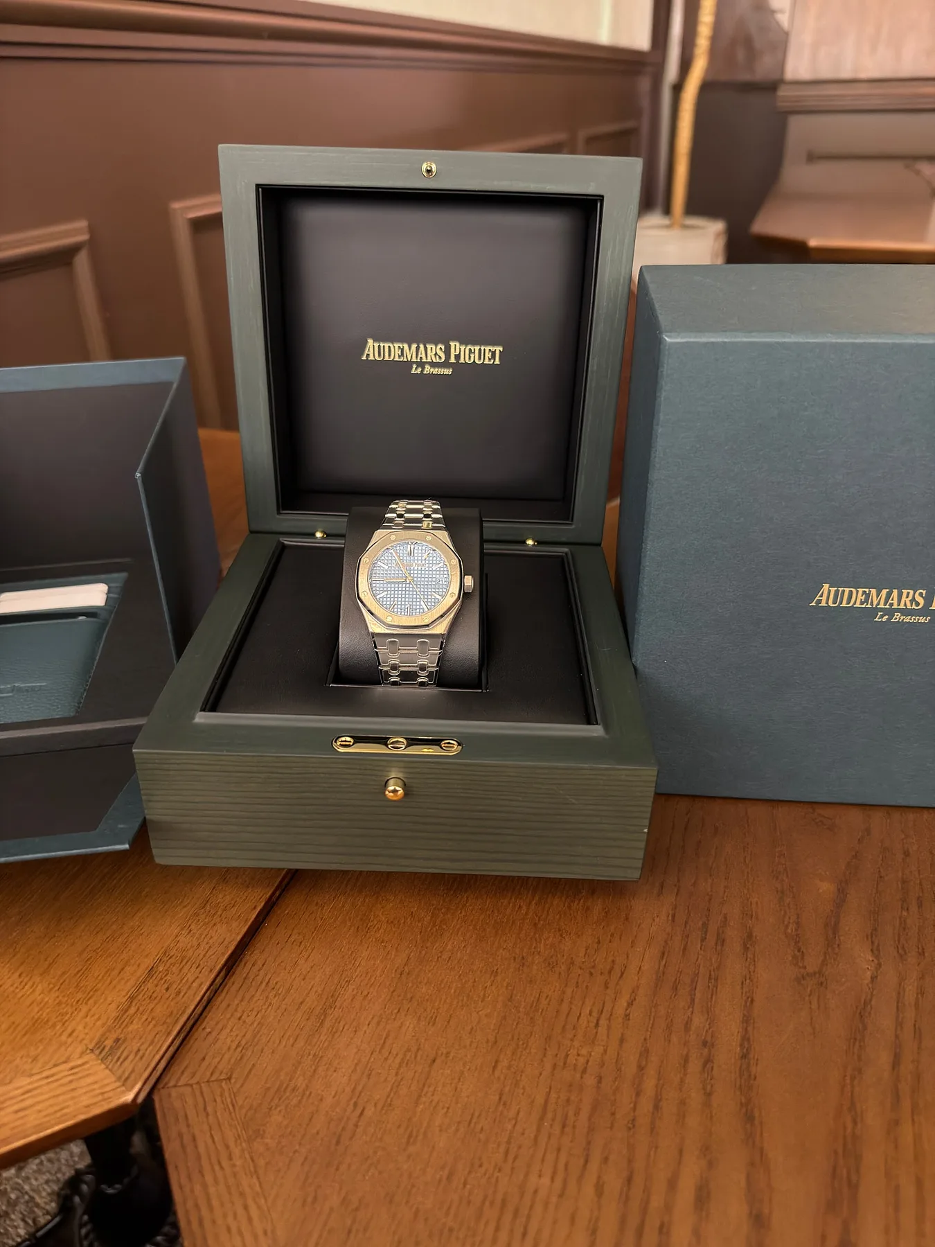 오데마피게 로얄오크 15550ST 스카이블루 37mm 2026 사진 2