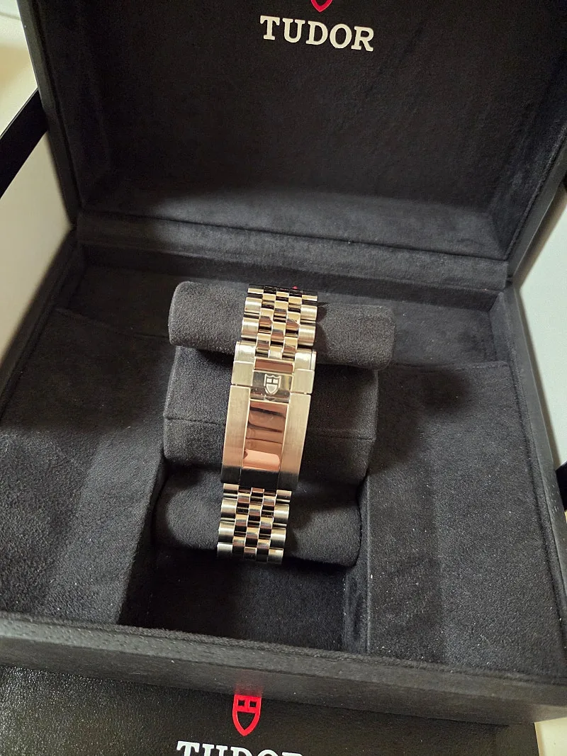 튜더 블랙베이 원 39mm 스틸 앤트러사이트 다이얼 2023 사진 4