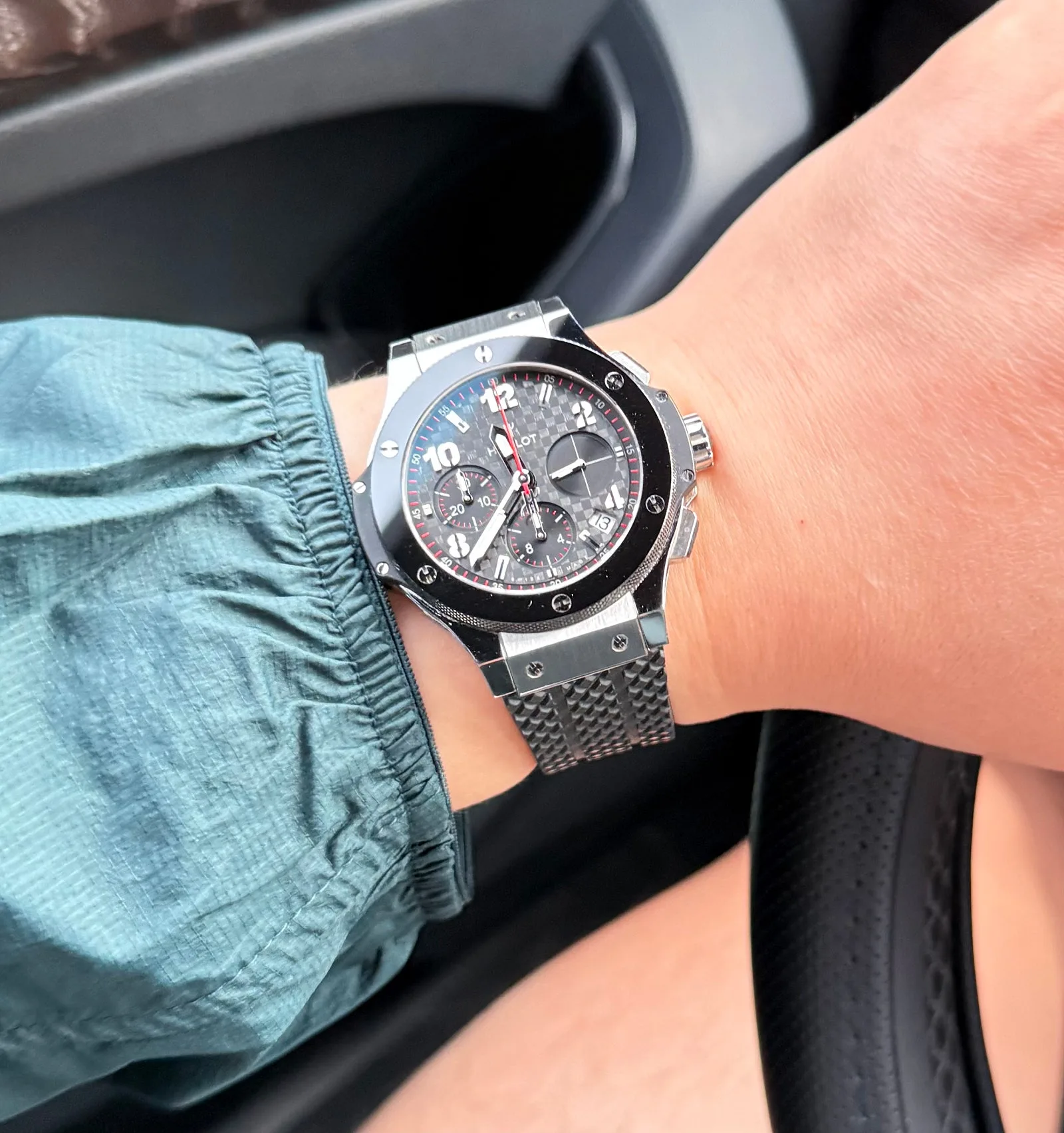 위블로 빅뱅 오리지널 카본 세라믹 크로노 41mm 2024 사진 6