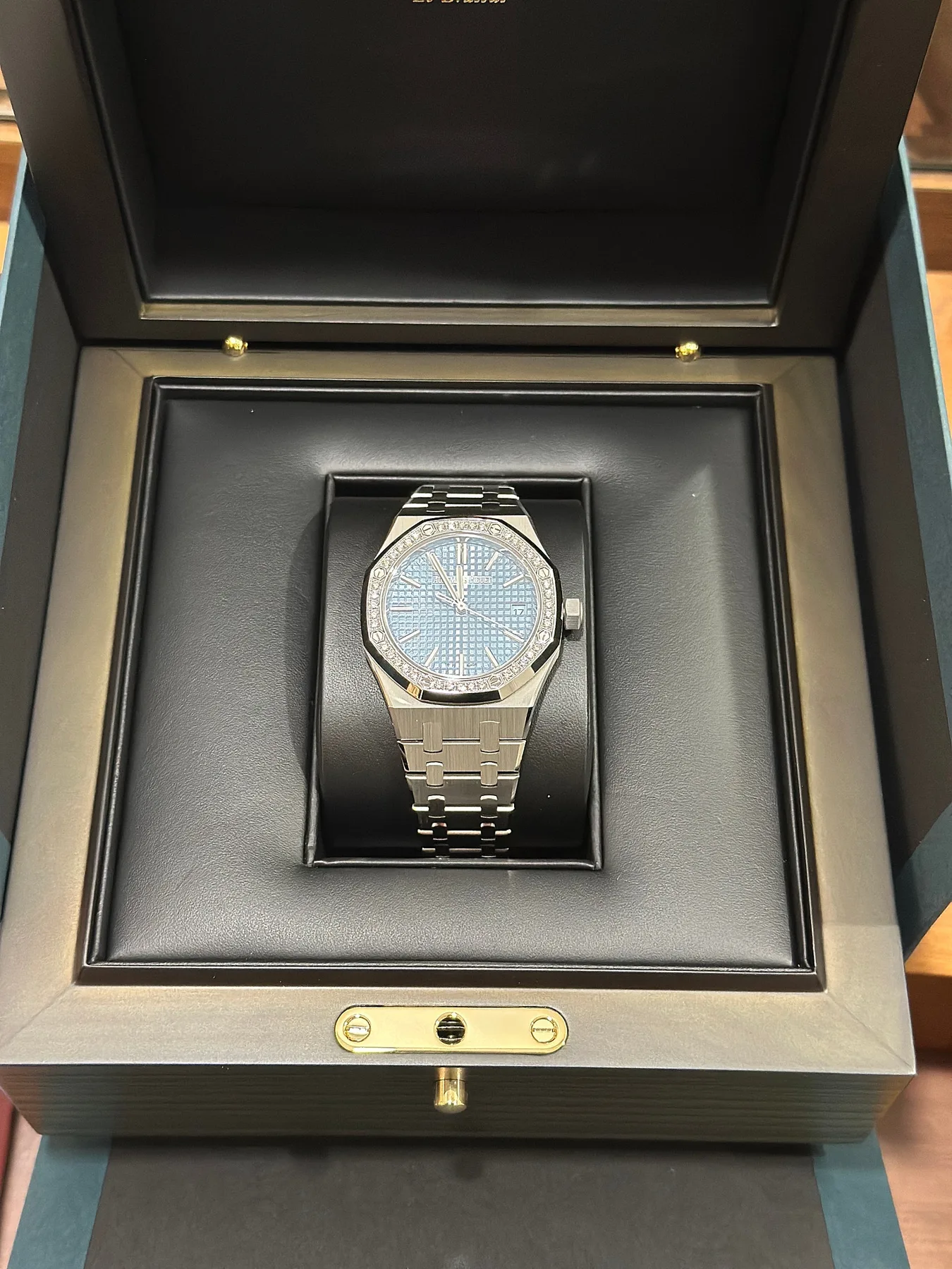 오데마피게 로얄오크 아이스블루 37mm 다이아 15551ST 2025 사진 6