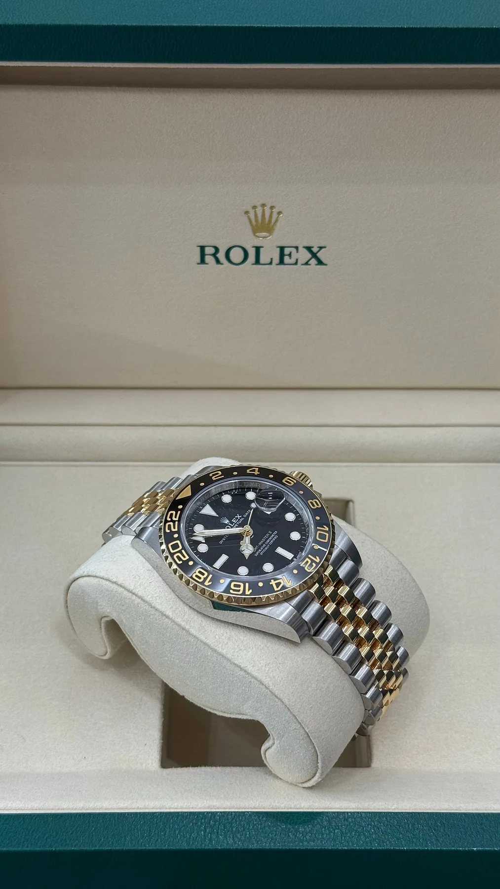 롤렉스 GMT 마스터 II 126713GRNR 타이거 꿀벌 2026 사진 4