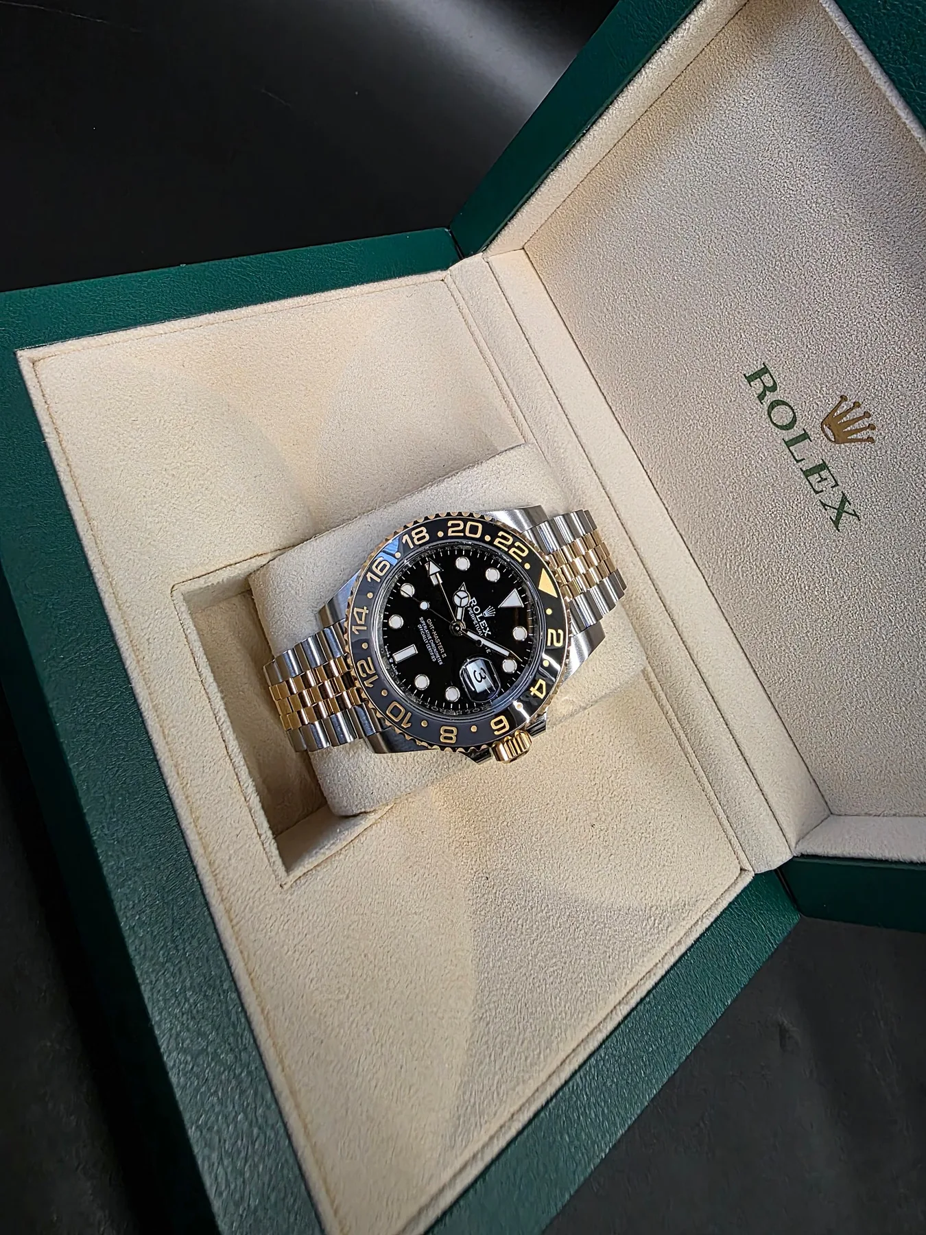 롤렉스 GMT 마스터2 40mm 검판 옐로우골드 콤비 (꿀벌) 2023 사진 2