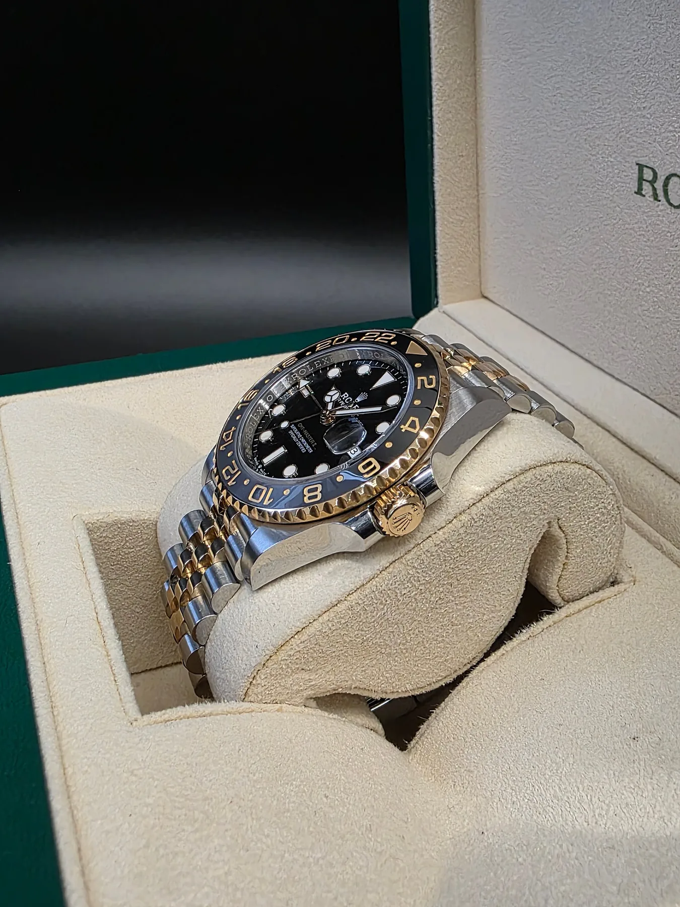 롤렉스 GMT 마스터2 40mm 검판 옐로우골드 콤비 (꿀벌) 2023 사진 4