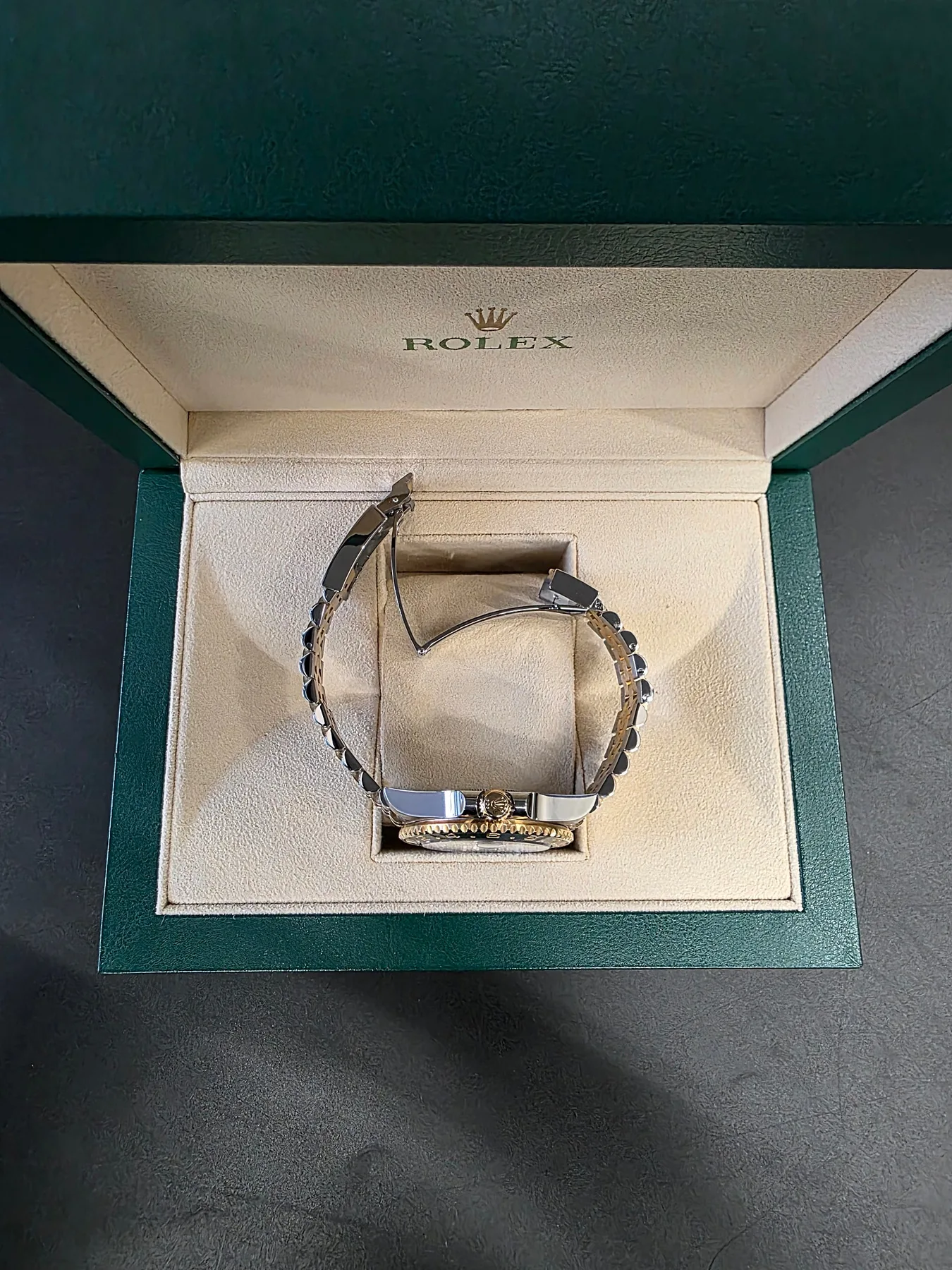 롤렉스 GMT 마스터2 40mm 검판 옐로우골드 콤비 (꿀벌) 2023 사진 6