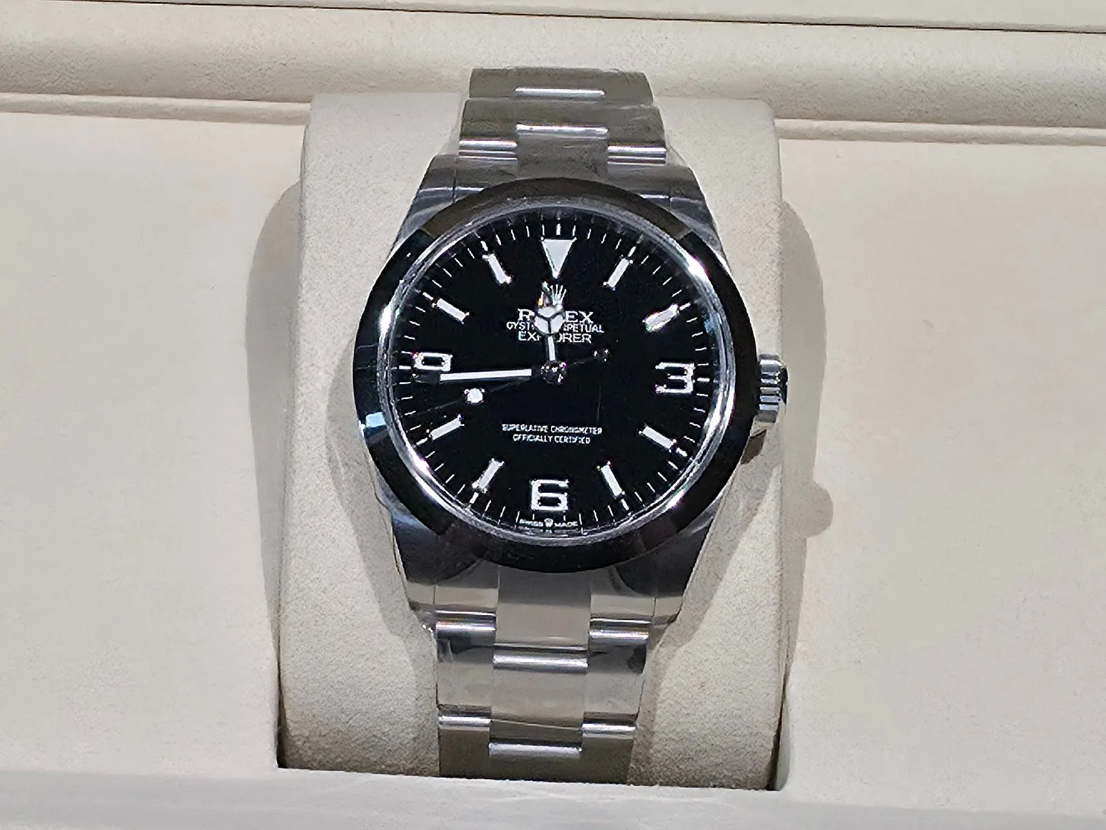 롤렉스 익스플로러 40mm 스테인리스 스틸 블랙판 바&아라빅 인덱스 오이스터 2026 사진 1