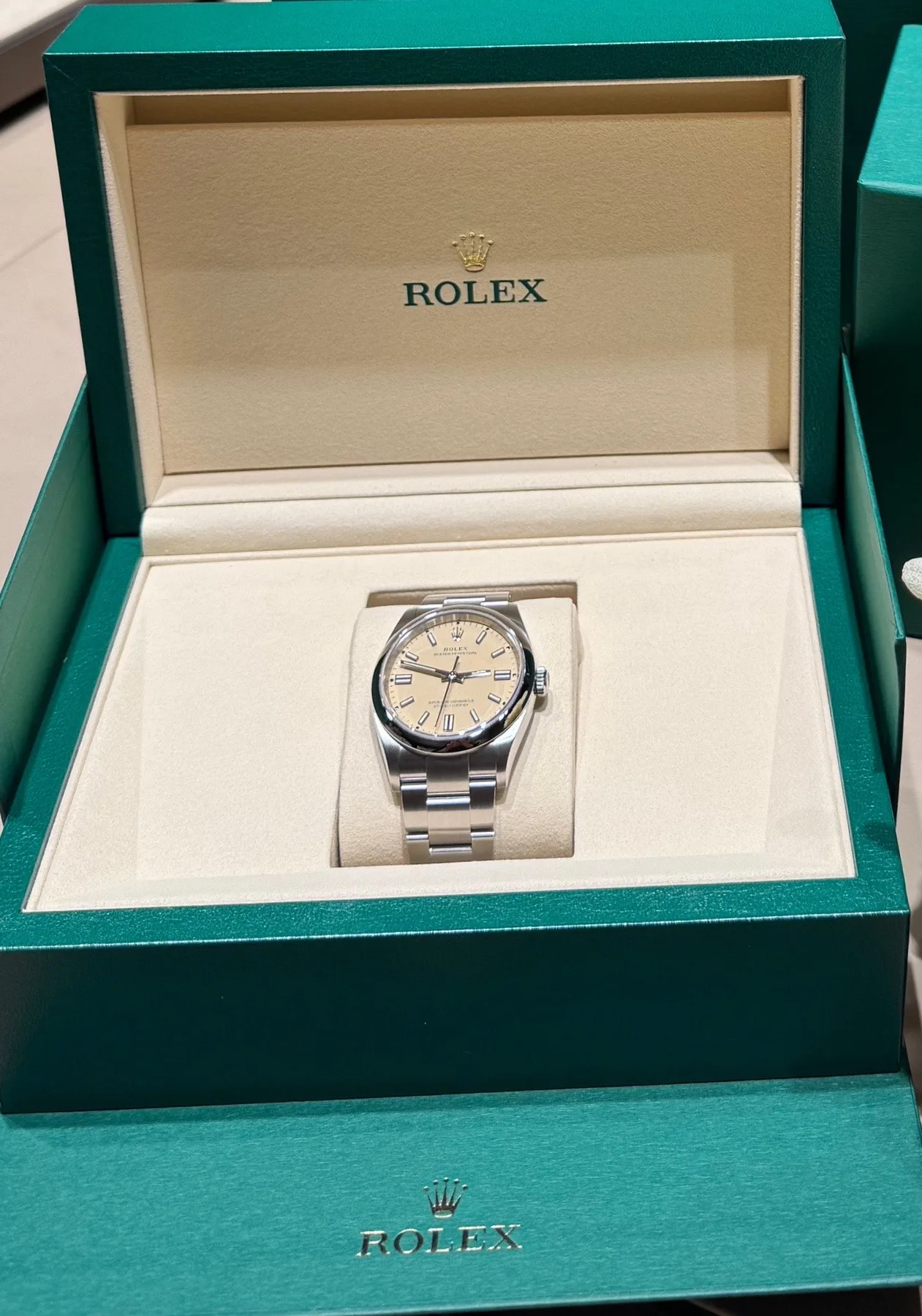 롤렉스 오이스터퍼페츄얼 36mm 베이지 126000 2025 사진 1