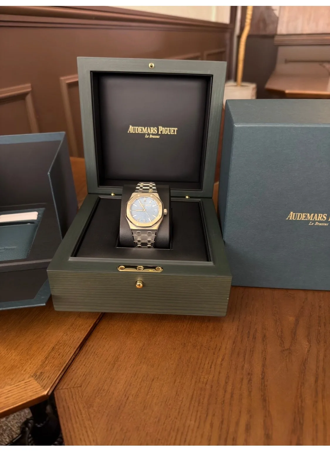 오데마피게 로얄오크 15550ST 스카이블루 37mm 2026 사진 7