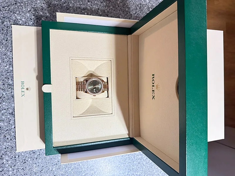 롤렉스 데이데이트 올리브그린 베젤다이아 40mm 2022 사진 4