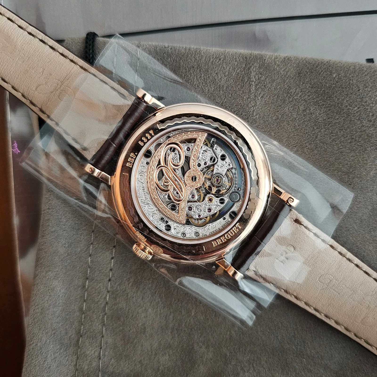 브레게 Classique Quantième Perpétuel ref. 5327BR/1E/9V6 2013 사진 2