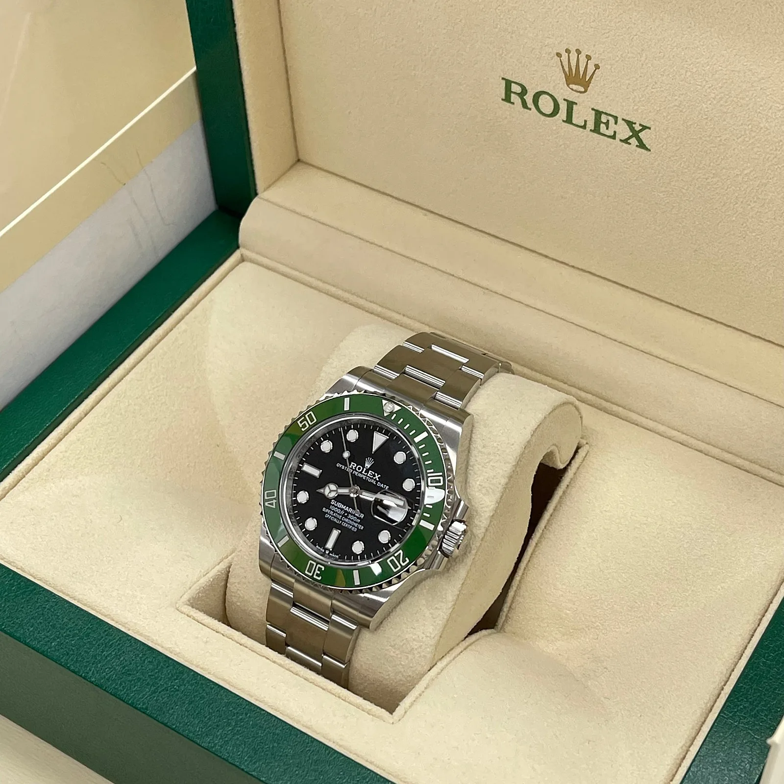 롤렉스 서브마리너 그린 M126610LV-0002 2024 사진 2