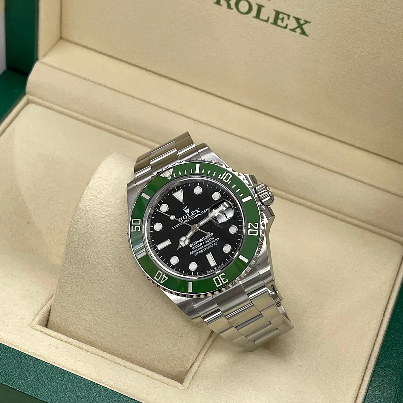 롤렉스 서브마리너 그린 M126610LV-0002 2024 사진 8